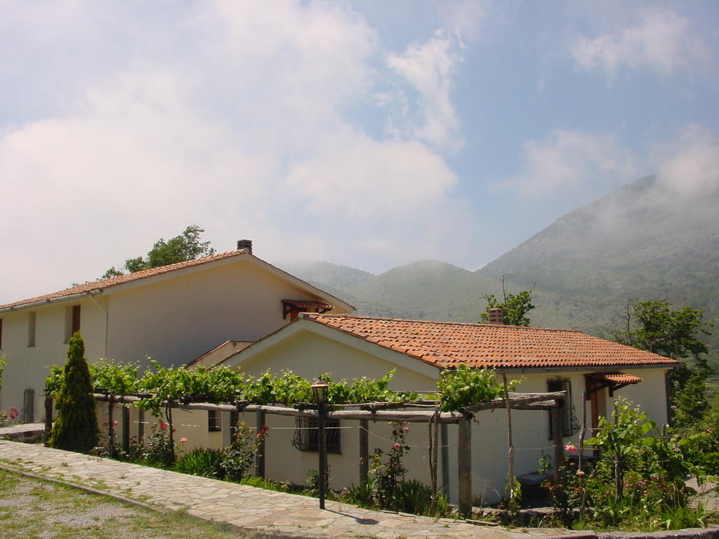 Agriturismo Collevento Trecchina Luaran gambar